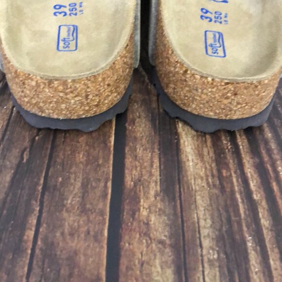 Birkenstock Arizona Narrow Fit Sandals - Taupe - Contoured Footbed - Picture 5 of 6